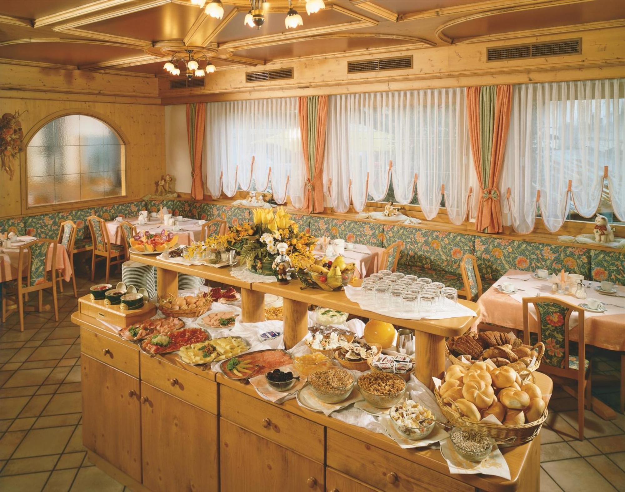 Pension Felseneck San Leonardo in Passiria Extérieur photo
